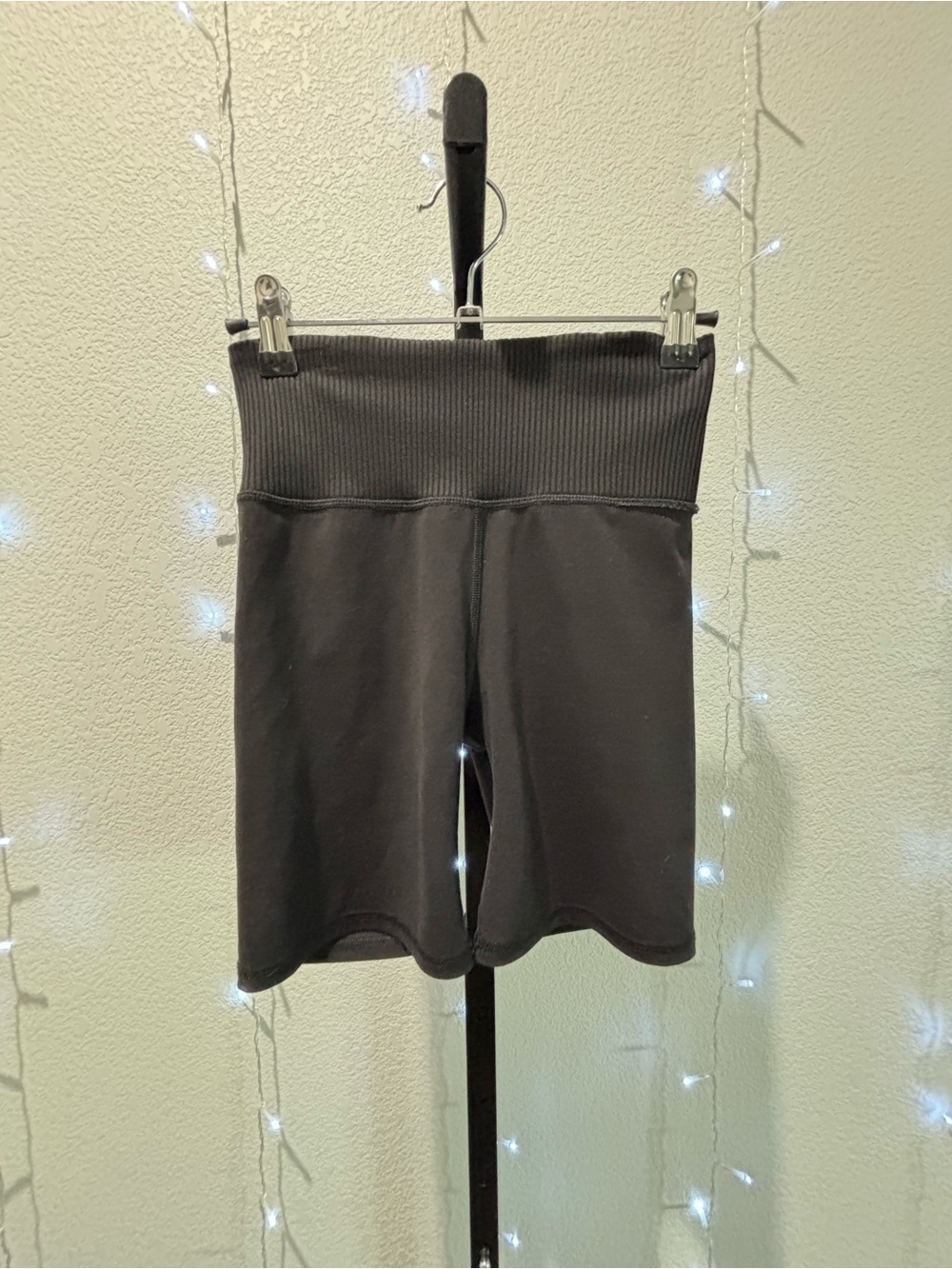 Vuori Black Ribbed shorts with Branded Patch style #VW376